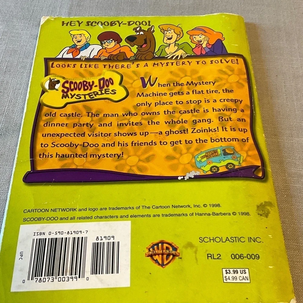 Scholastic Scooby-Doo and the Haunted Castle Book - Purple and Yellow Cover